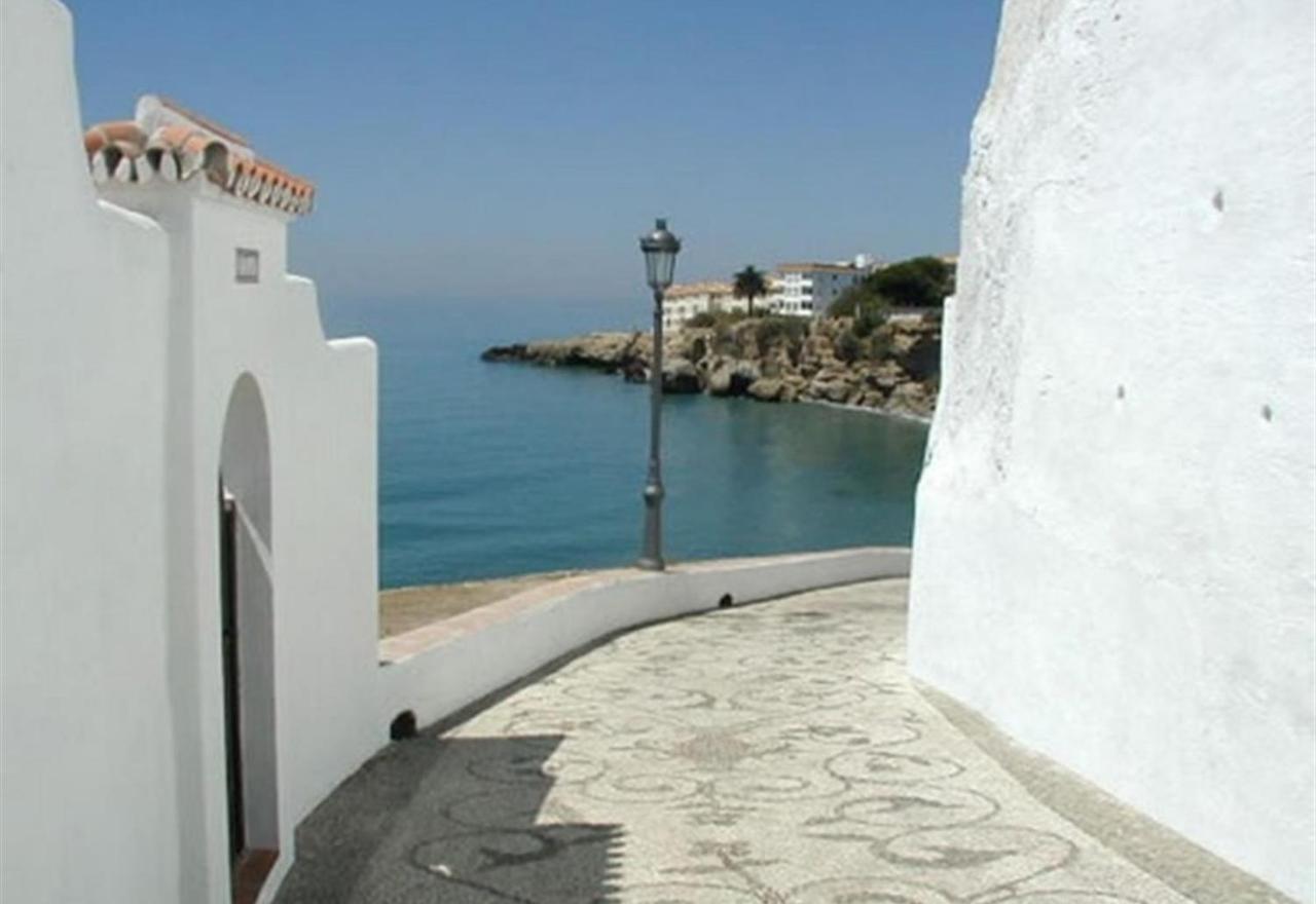 Valparaiso - Burriana Beach Nerja Exterior foto